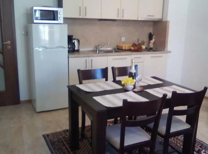 Апартамент Geniko *