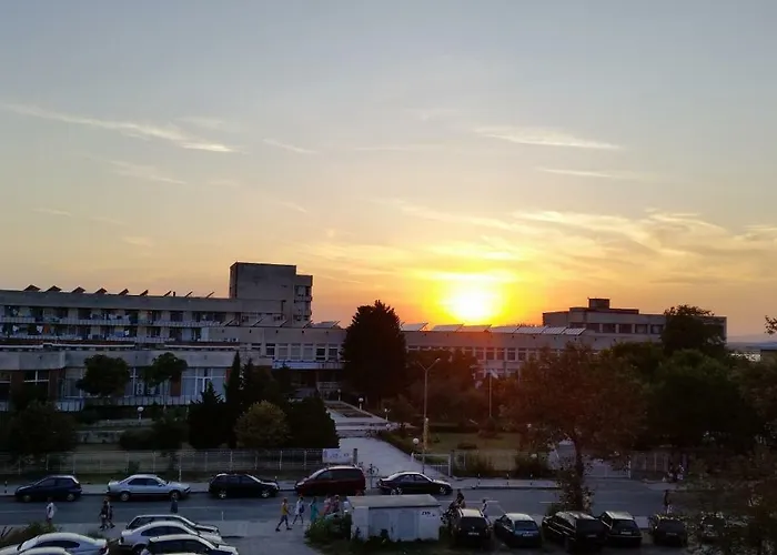 Geniko Апартамент *